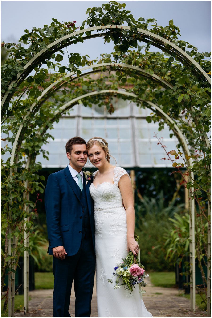 Wedding at Spetchley Park - wedding photographs 